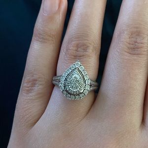 I’m selling a sterling silver ring from Walmart jewelers